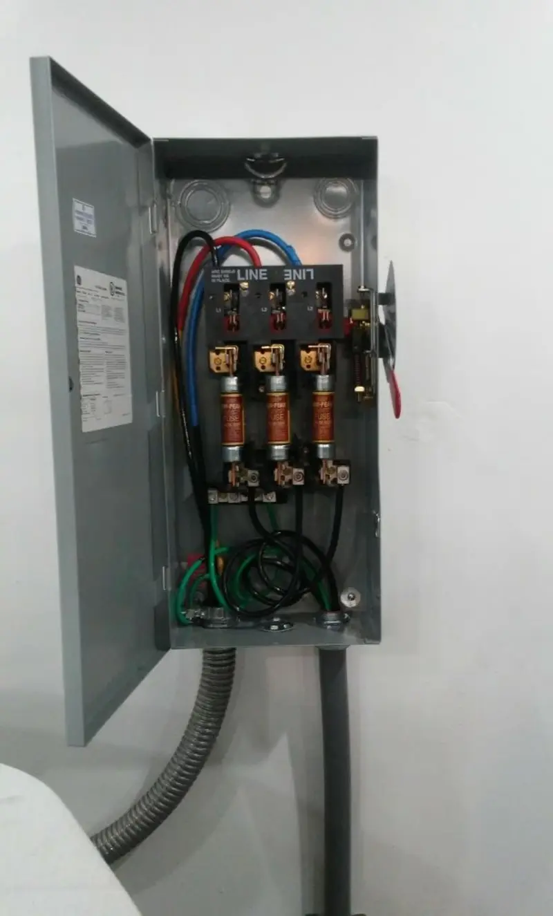 Three-phase disconnect switch installed for Smoke Detector Installation in Port LaBelle